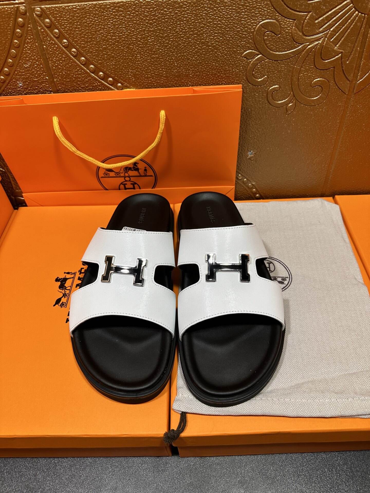 H men sandal