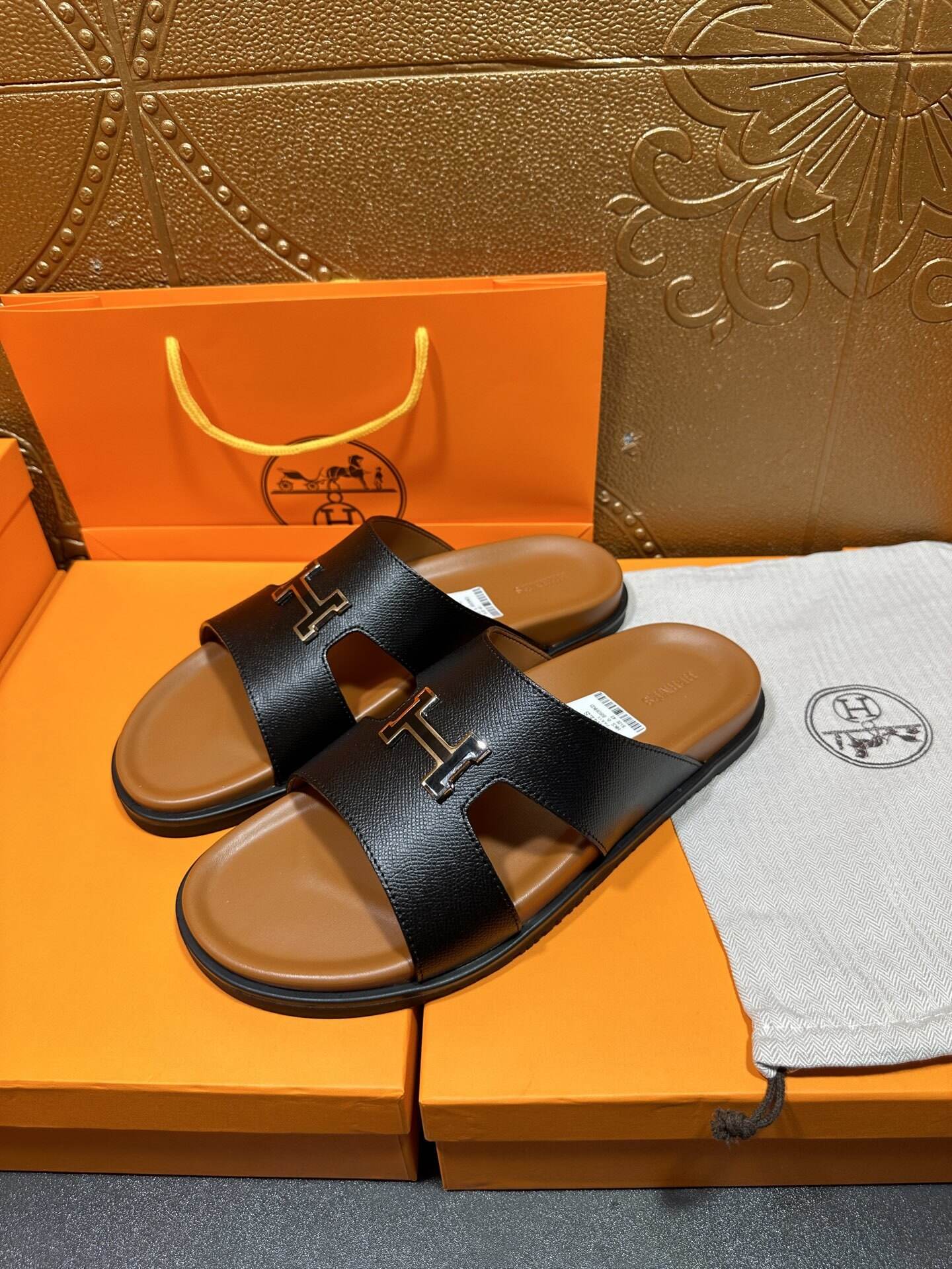 H men sandal