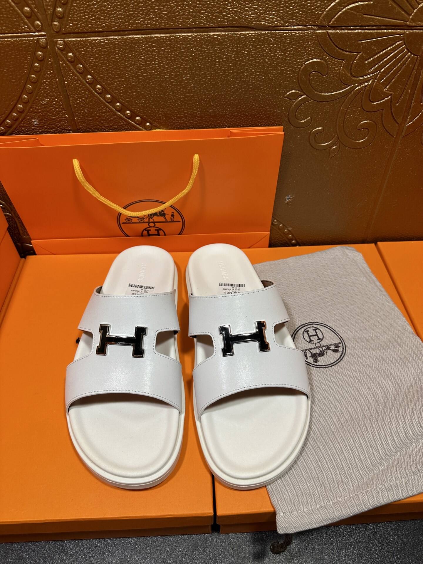H men sandal