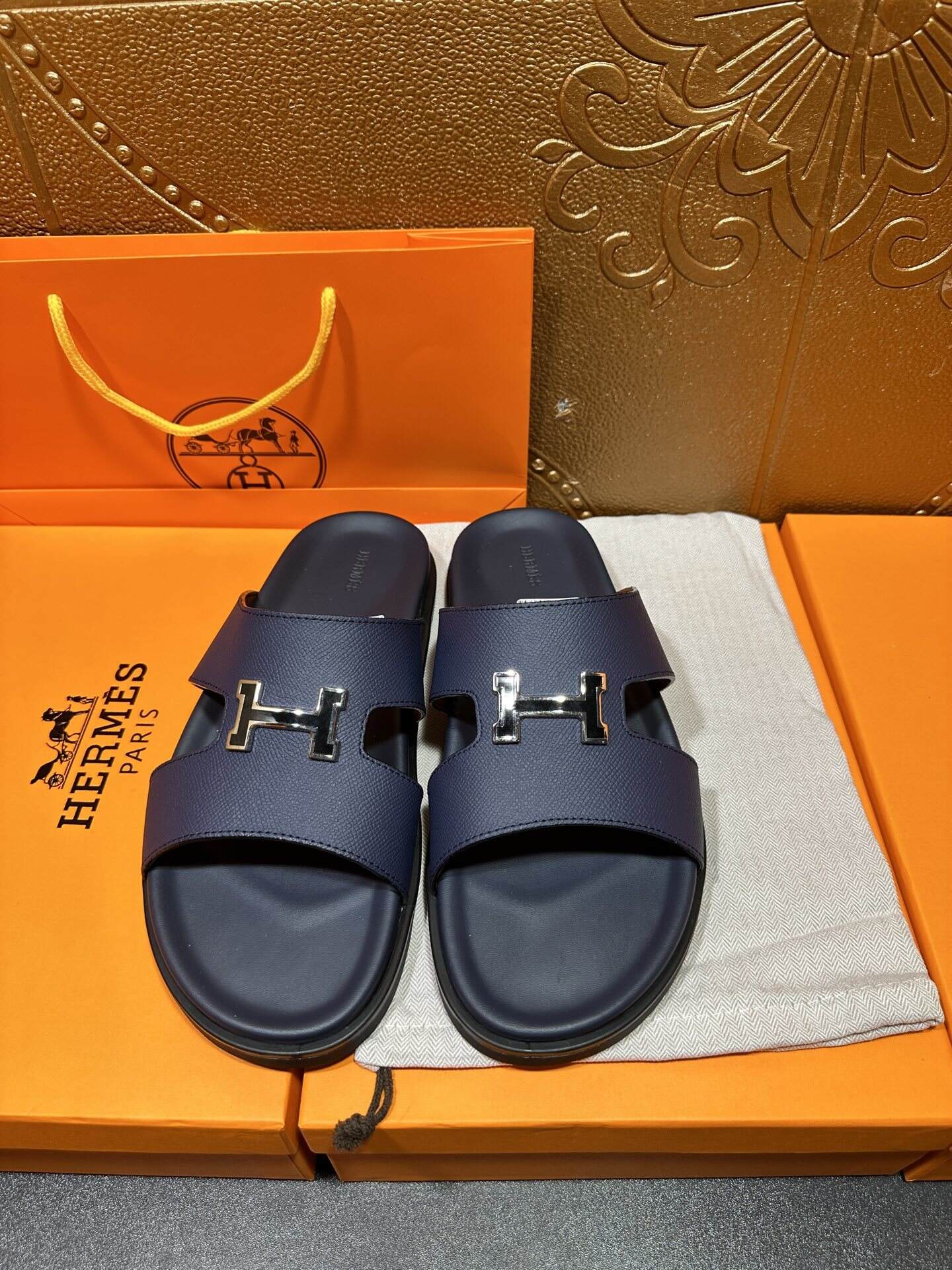 H men sandal