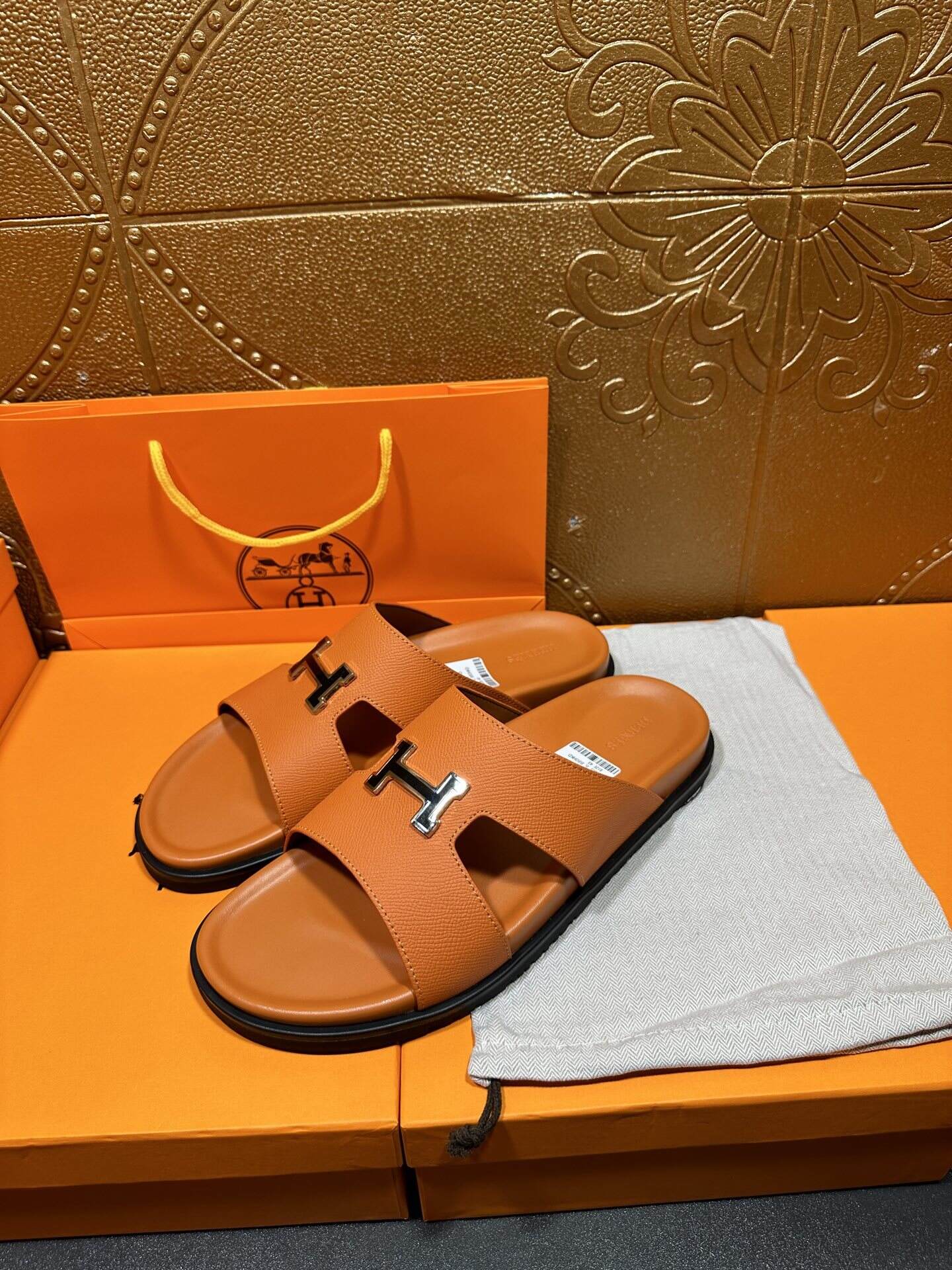 H men sandal