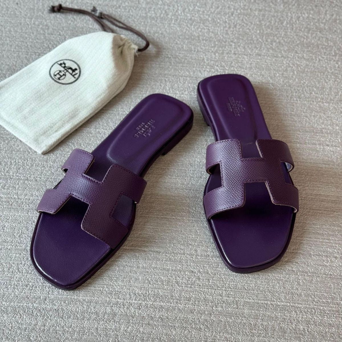 H sandals